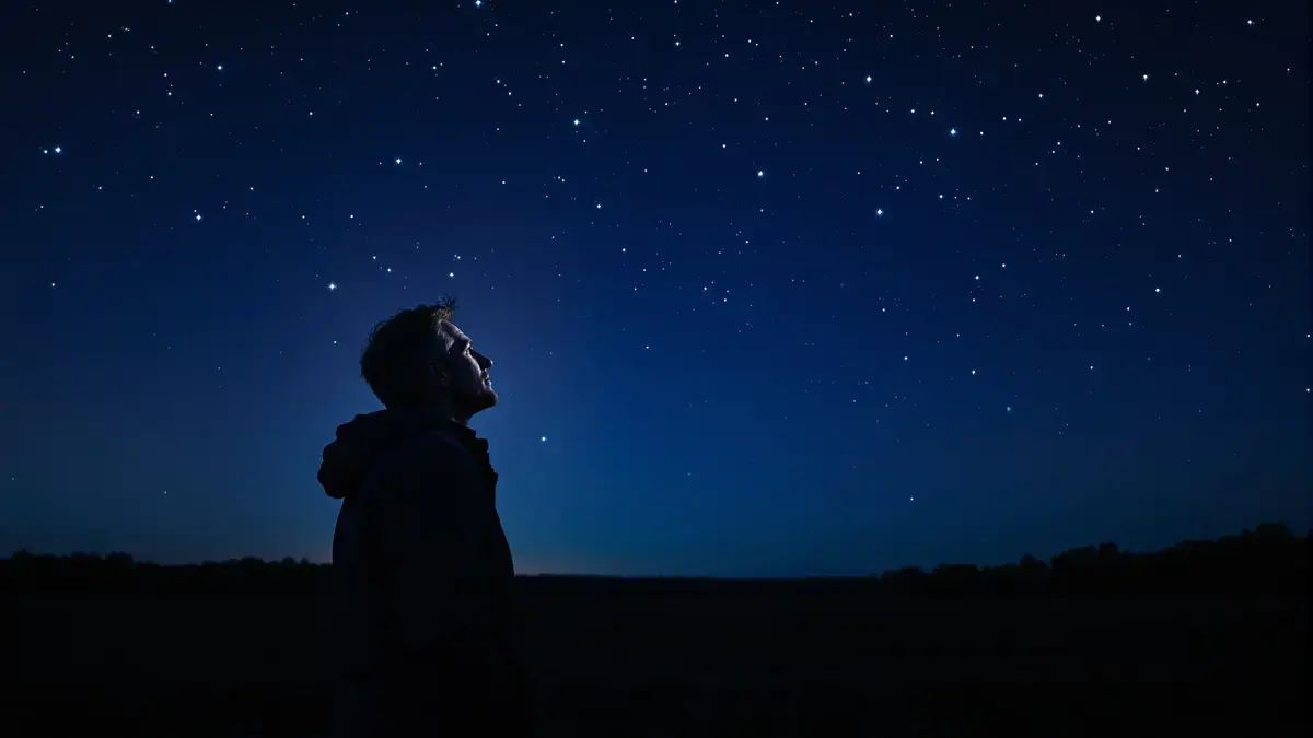 Specialisten zijn het erover eens dat de poolster niet de echte noordster is, een kosmisch verschijnsel dat menige waarnemer zou kunnen verrassen.